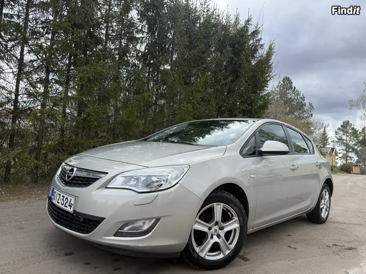 Säljes Säljes Opel Astra lite medkörd  Myydään vähän ajettu Opel Astra