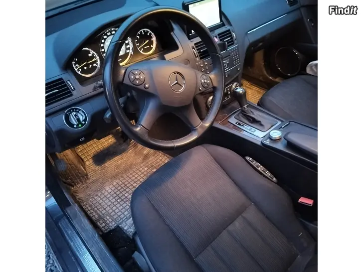 Säljes Mercedes C-320
