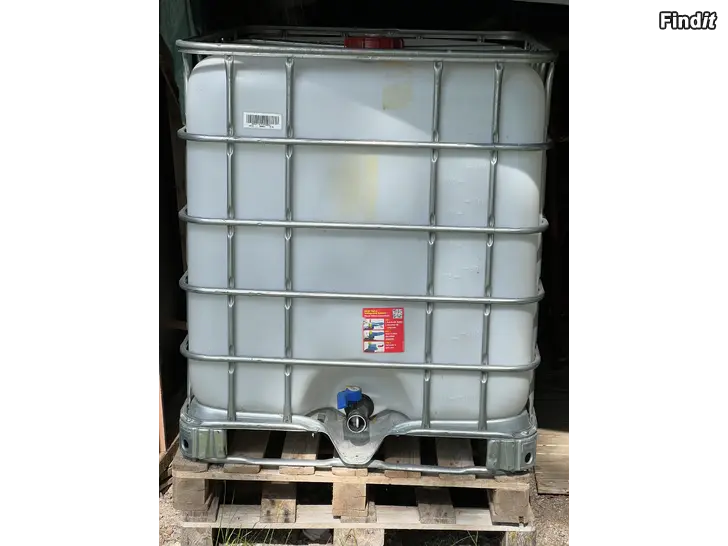 Säljes IBC-behållare 1000l