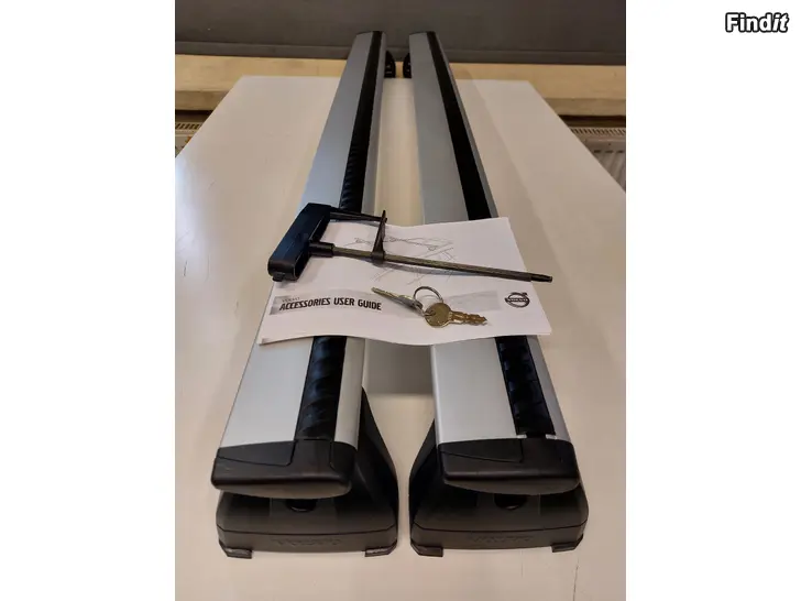 Myydään Volvo V60/V60CC mk1 OEM Kattotelineet/Takräcken vm. 2011-2018