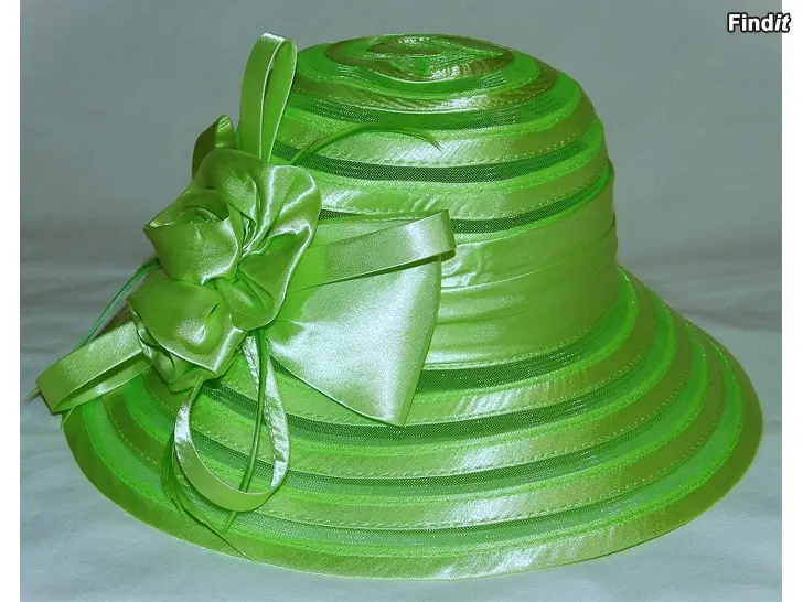 Myydään Hattu ja Satiinikäsineet