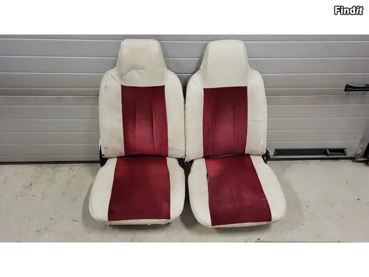 Myydään Kippaavat etupenkit