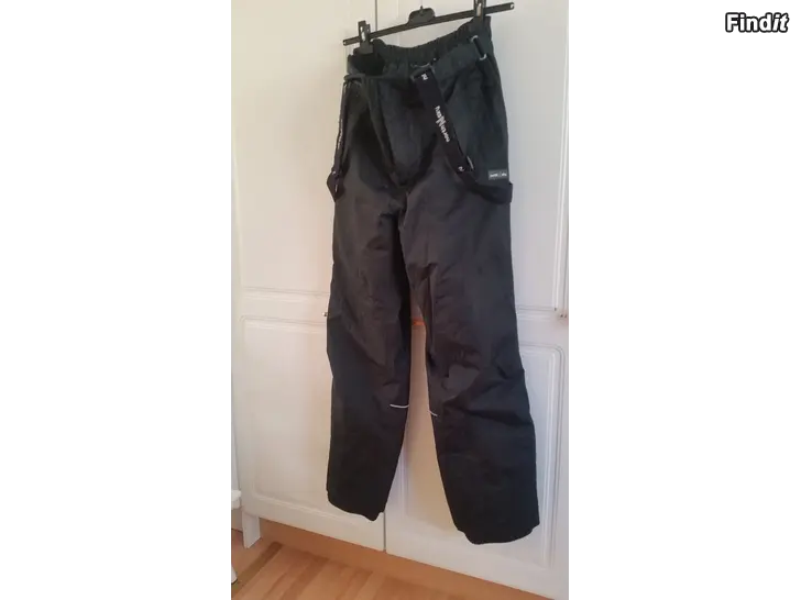 Myydään North Sky haalari toppahousut koko M mustat -hinta 12e