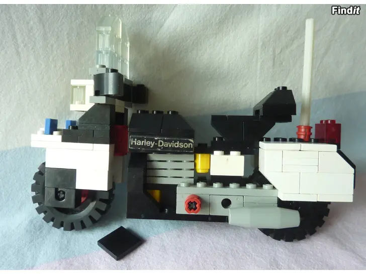 Myydään Lego 394 Harley-Davidson vuodelta 1976