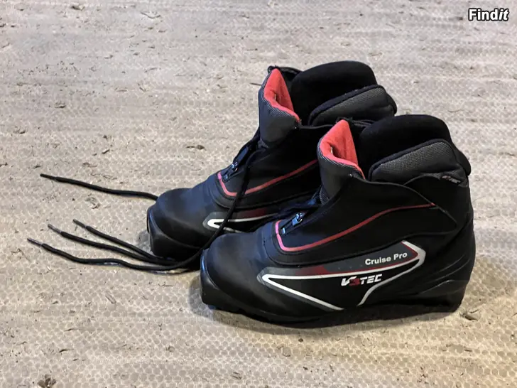 Säljes Skidskor storlek 37 SNS