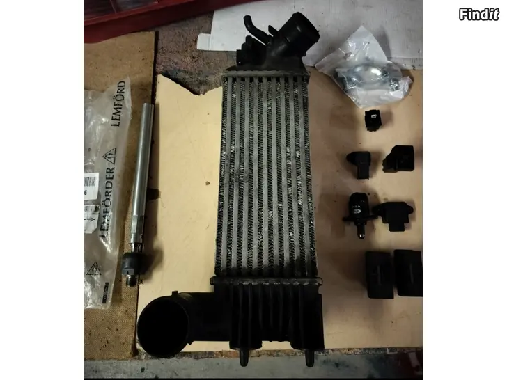 Myydään Välijäähdytin raidetangon sisä raidetangon sisä