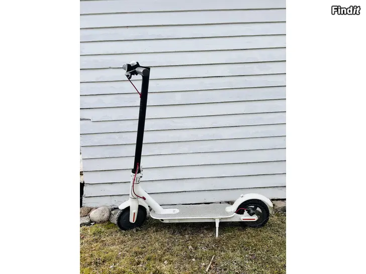 Säljes Xiaomi Mi M365 Elsparkcykel