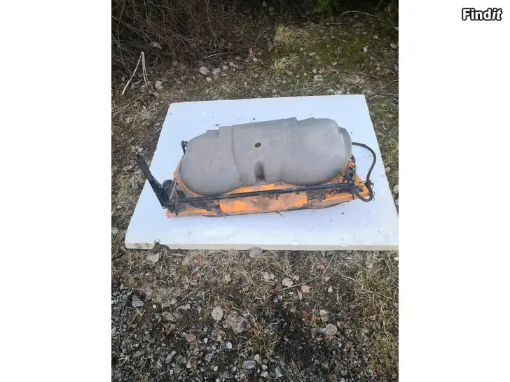 Myydään STIGA ETULEIKKURI VARAOSAKSI