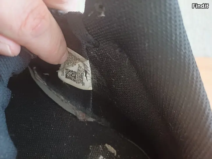 Myydään Nike court