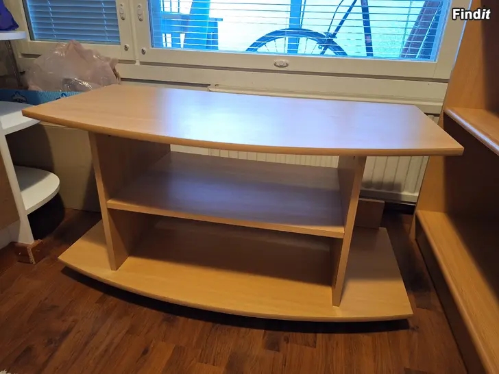Myydään Tv-taso pyörillä / tv-stand på hjul