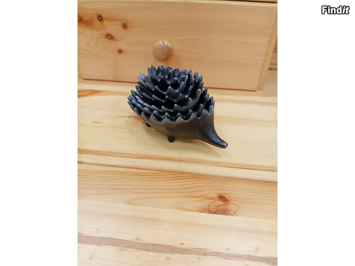 Myydään Siili tuhkakuppi, pinottava