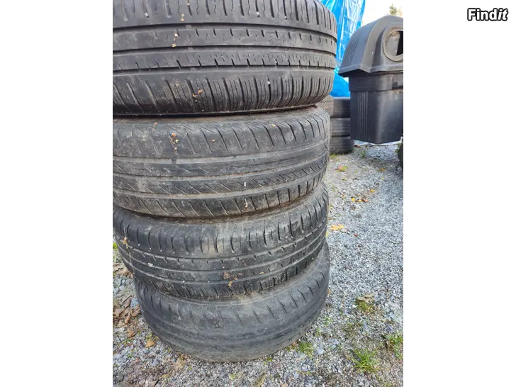 Säljes 195/65 R15 Passat plåtfälgar