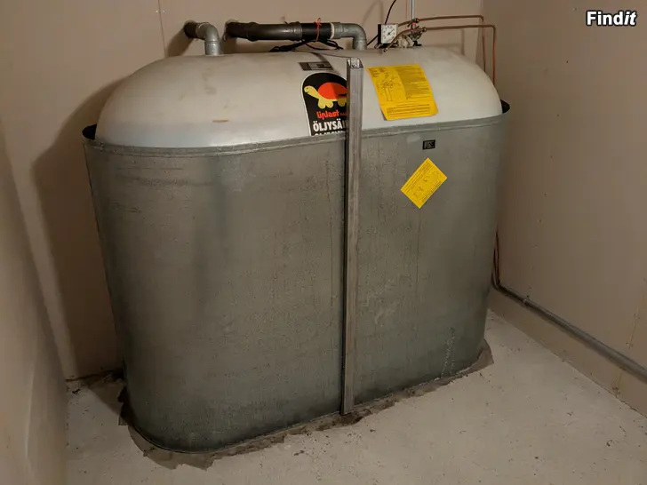 Säljes Brännolja 1500 l och cistern