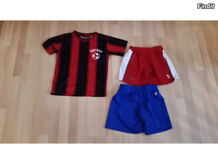 Myydään Pikkupojan urheiluvaatteet jalkapallo 6e