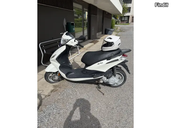 Myydään myydään piaggio fly