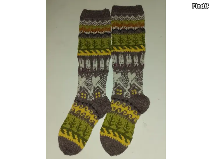 Myydään Metsän eläimiä- villasukat