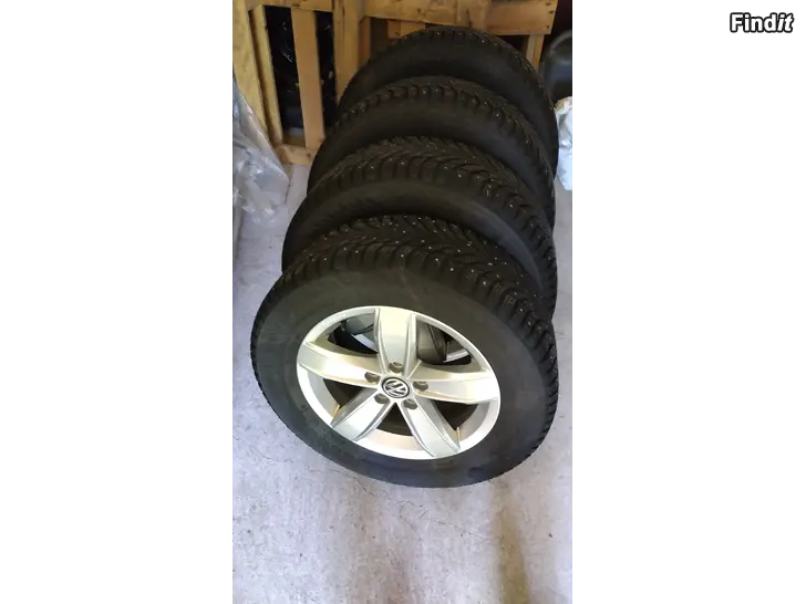 Säljes Fälgar VW 16 tum 5x112 med  dubbdäck