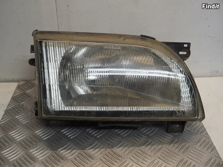 Myydään Ford Transit 94-00 ajovalo etu oikea 54530952 54530954