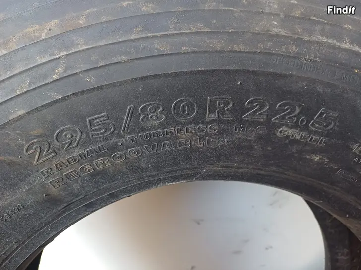 Säljes Oanvända Nokia lastbils däck 295 /80/22.5