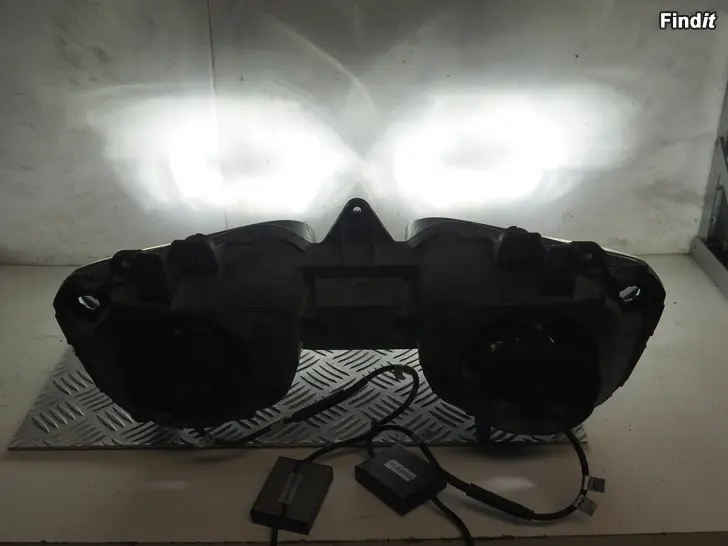 Myydään H4 LED muutossarja Yamaha YZF R6 99-02