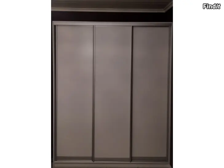 Säljes Garderob
