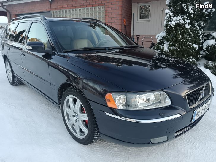 Myydään Volvo V70 2.5 Sportswagon Classic XENON JUURI KATSASTETTU