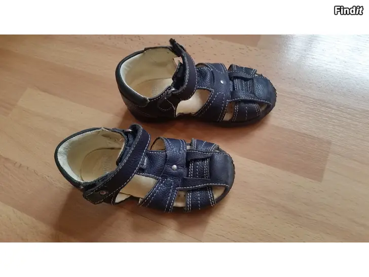 Myydään PRIMIGI nahkasandaalit siniset koko 26 -hinta 5e