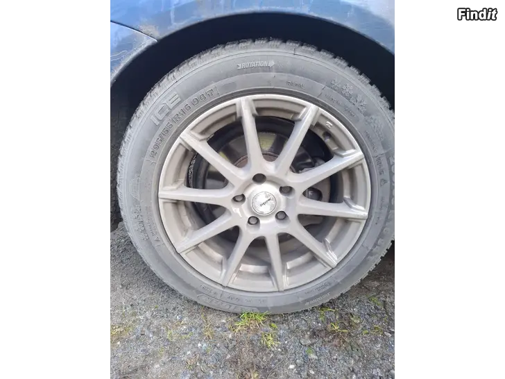Säljes Lättmetallfälgar med vinterdäck