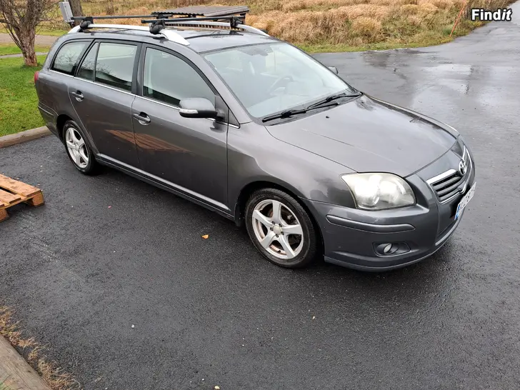 Myydään Toyota avensis d4d 2.0 -07