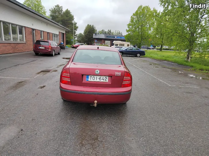 Myydään Skoda suprerb