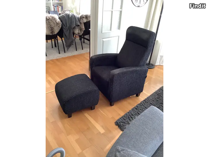 Säljes Fåtölj + fotpall