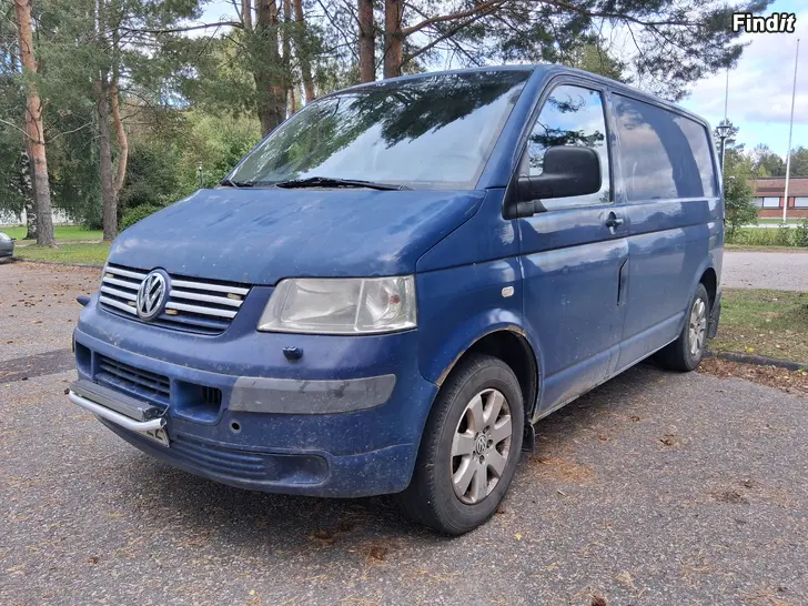 Myydään Vw transporter 2.5tdi juuri leimattu -05