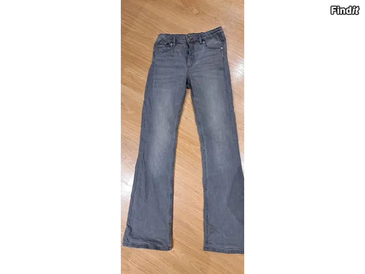 Säljes Jeans för tjej
