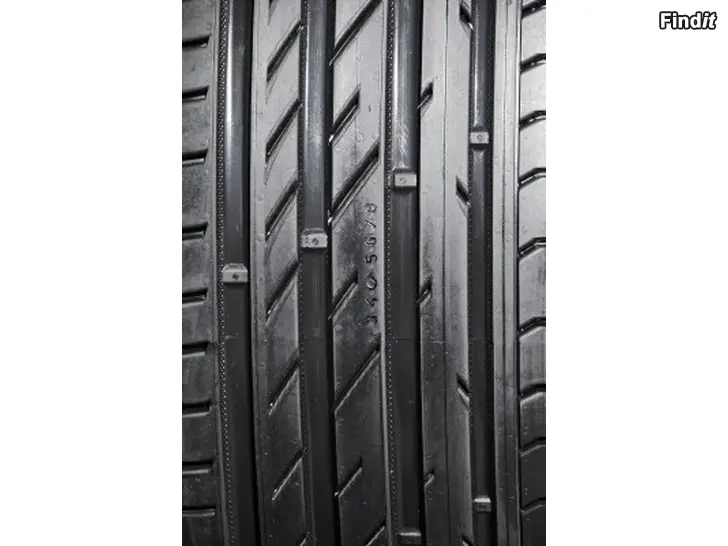 Myydään Kesärenkaat 245/35/R20