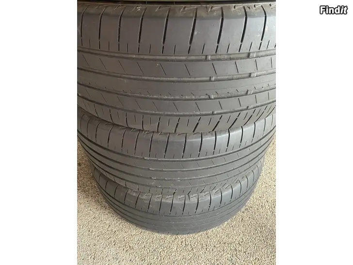 Myydään Kesärenkaat Bridgestone 18