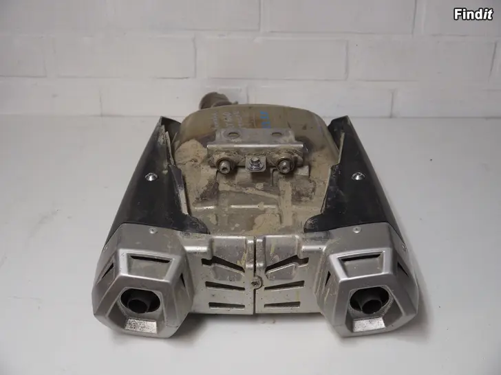 Myydään Yamaha XT 660 11-15 äänenvaimentaja 11DE471020 lämpösuojat 11DE470801 11DE470811