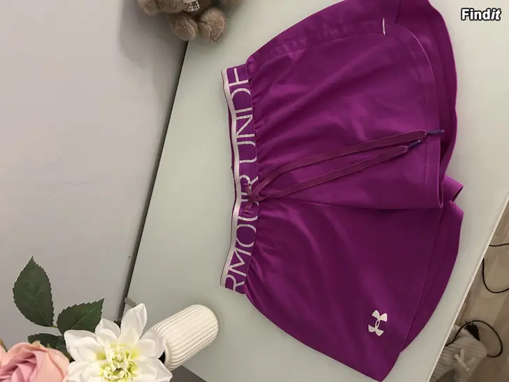 Säljes treenishortsit