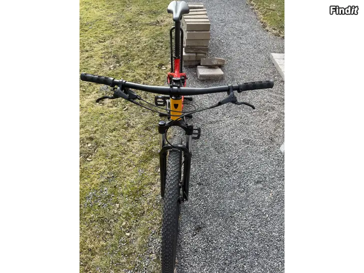 Säljes Trek marlin 7   L koko