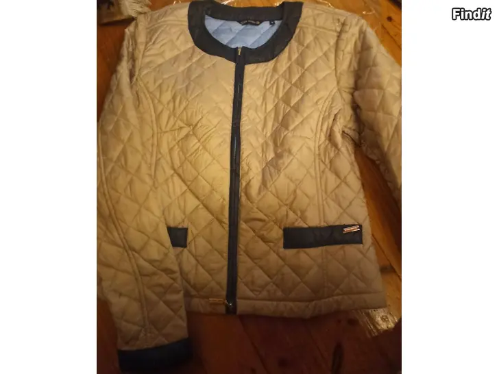 Myydään Uusi takki River Woods, koko M Ovh 295 eur