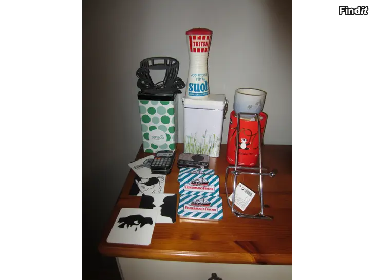 Myydään Uusi viinipulloteline,purkkeja ym,kaikki kerralla myyntiin