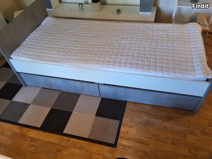 Säljes Billund 90x200 säng