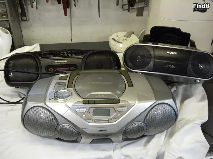 Säljes 3 Radio / DVD / kasettbandspelare