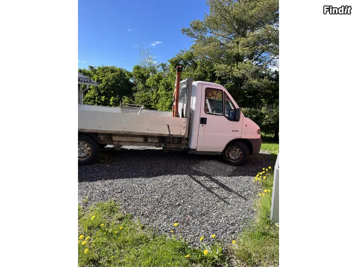 Myydään Lava-auto ja Hiab nosturi