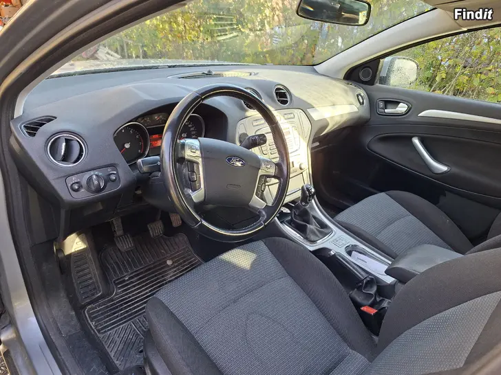 Myydään Ford Mondeo