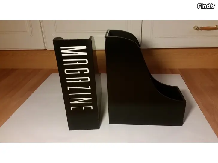 Myydään My Way Magazine Box musta lehtiteline 2kpl 4e