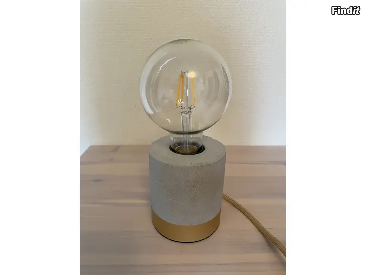 Säljes Bordslampa