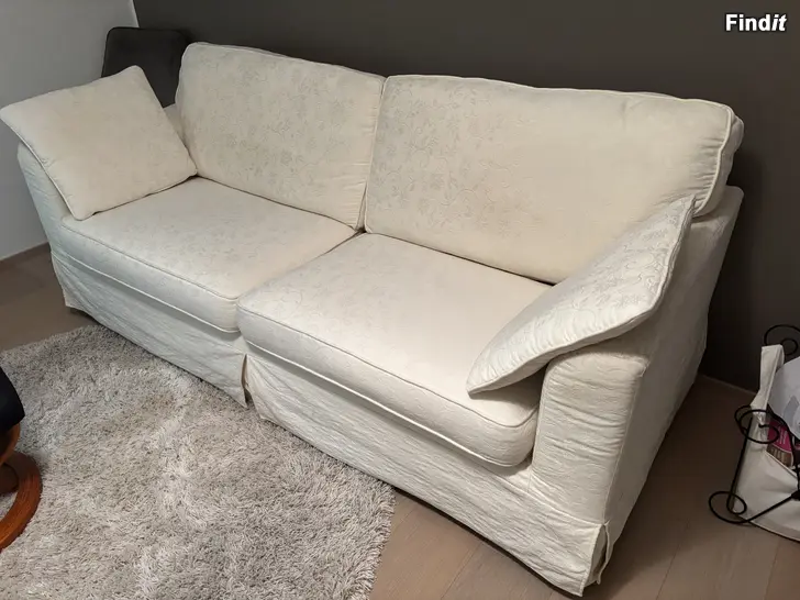 Säljes Vit tygsoffa