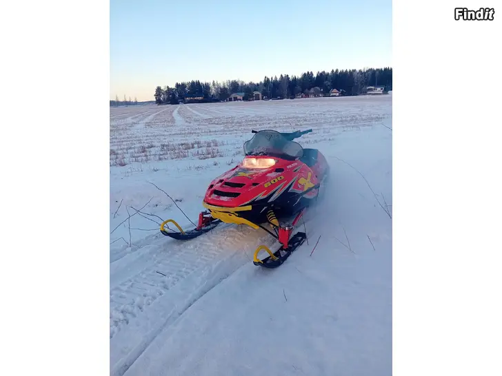 Myydään Polaris XC EDGE 600. 81kw