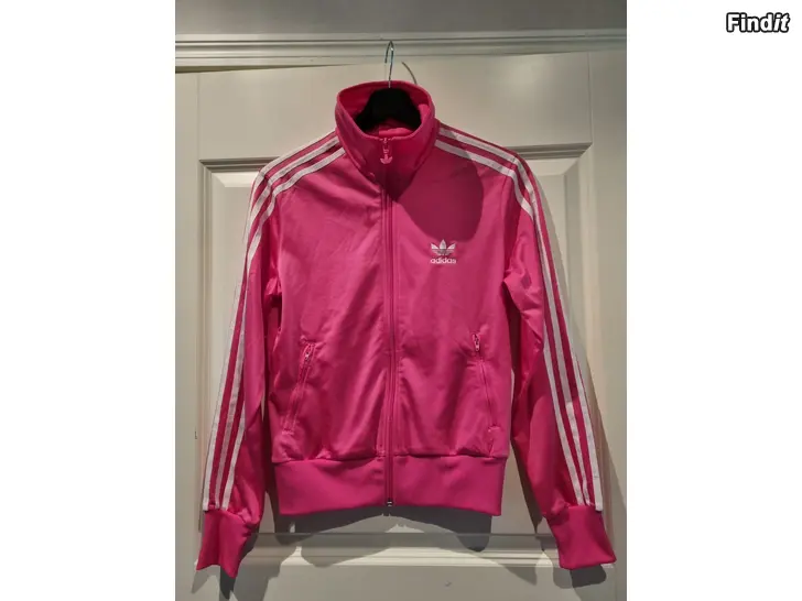 Säljes Adidas jacka storlek 36