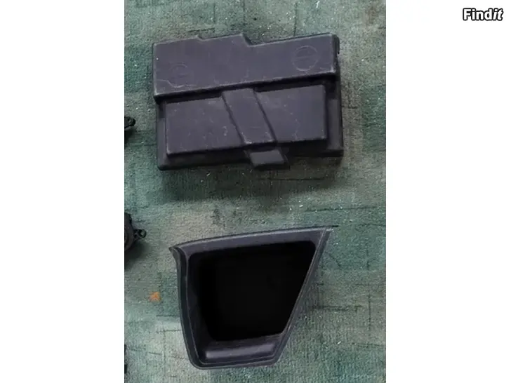 Myydään Tavaratilan laatikko akkukotelonkanssi Peugeot
